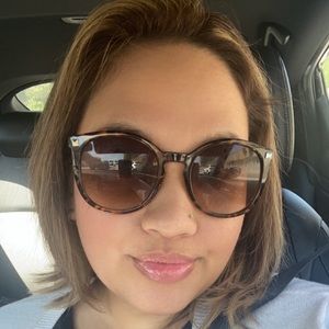 Meet your Posher, Louisa